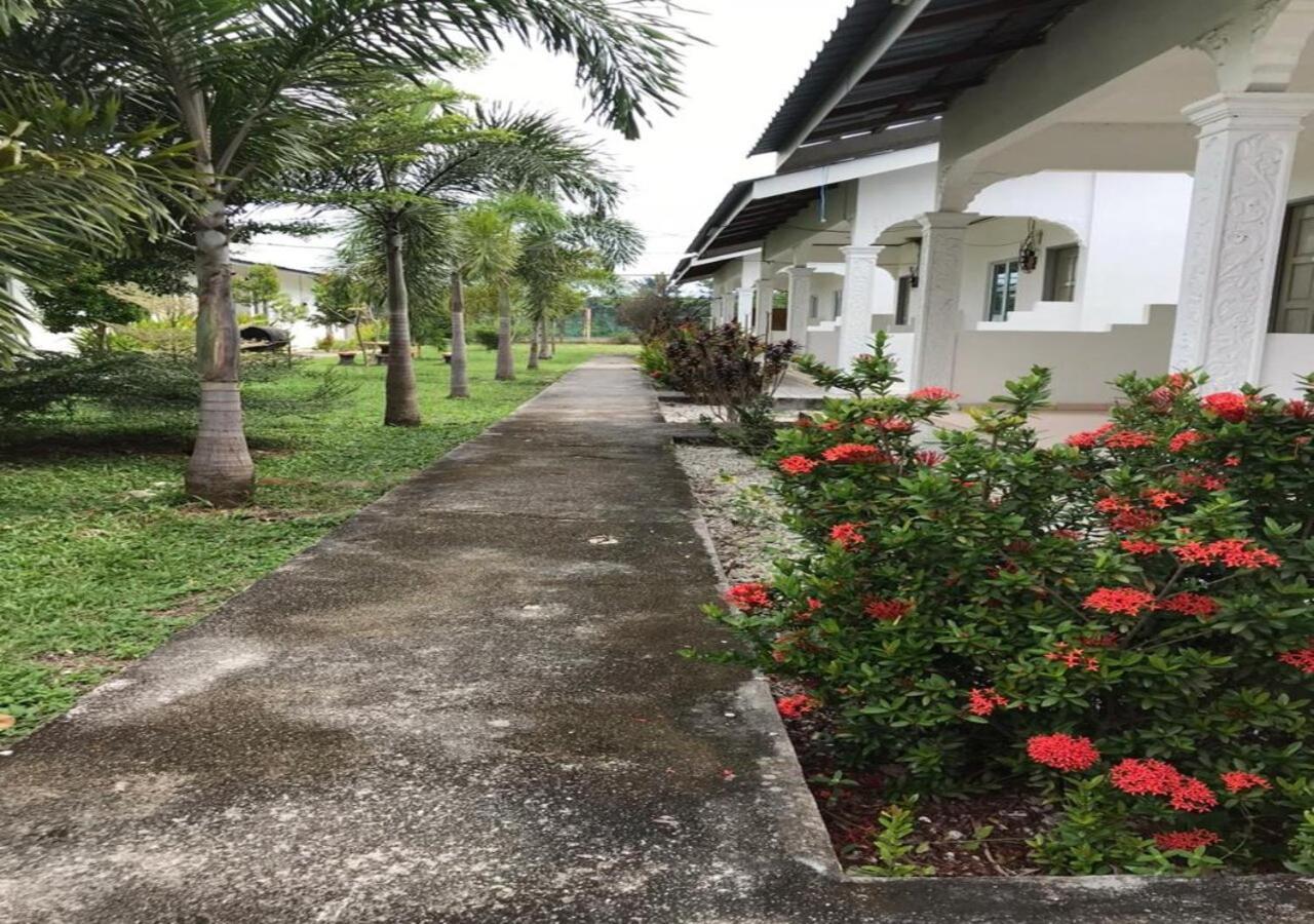 Alpha Motel Pantai Cenang  Esterno foto