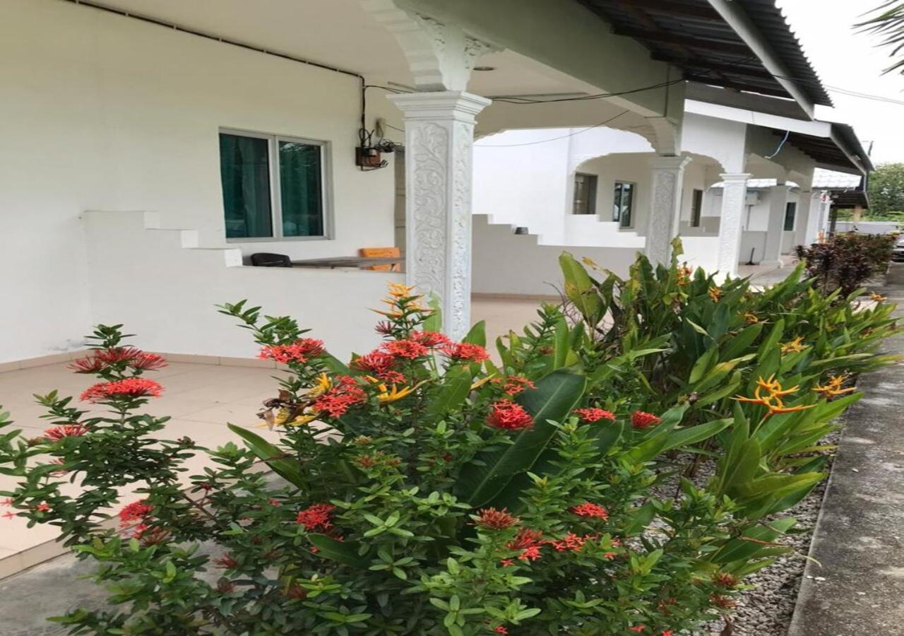 Alpha Motel Pantai Cenang  Esterno foto